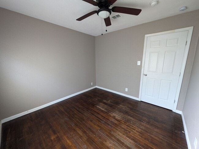 Building Photo - 3486 Westmoreland Ave