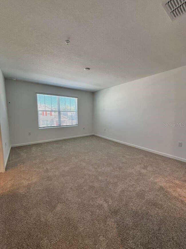 Building Photo - 9872 Walkway Dr