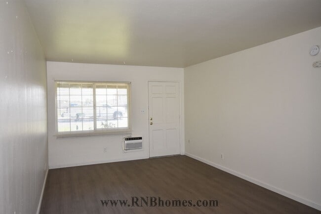 Building Photo - 2101 Bell Ave