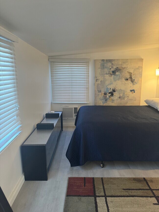 Building Photo - 333 Seminole