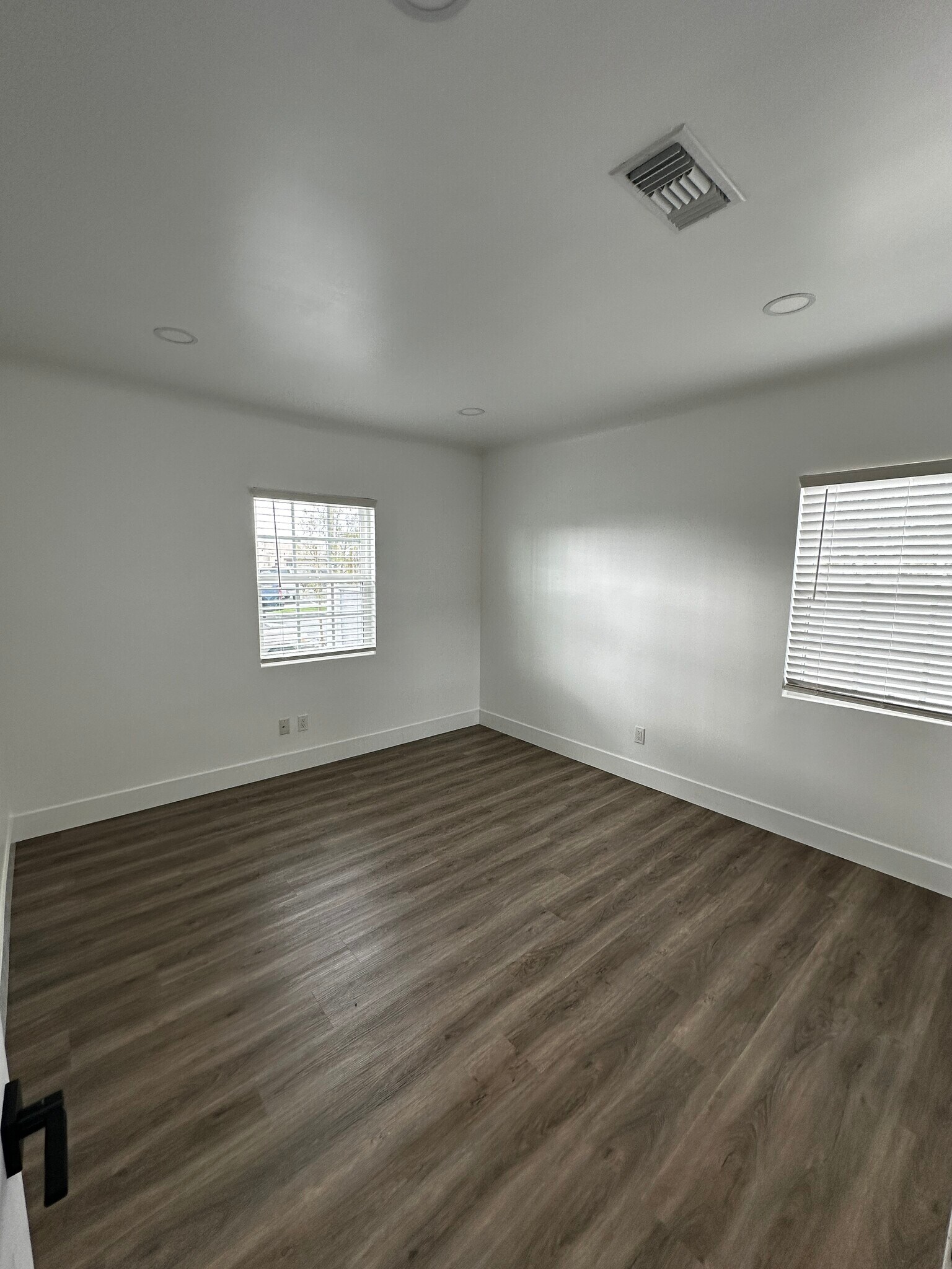 Bedroom 2 - 2925 Artesia Blvd