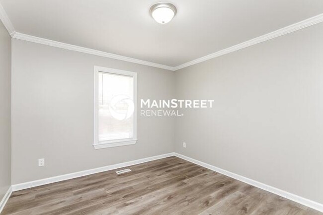 Building Photo - 101 St Martins Ln