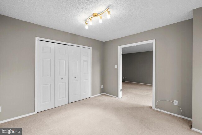 Building Photo - 5225 Pooks Hill Rd