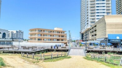 Building Photo - 108 S Montpelier Ave