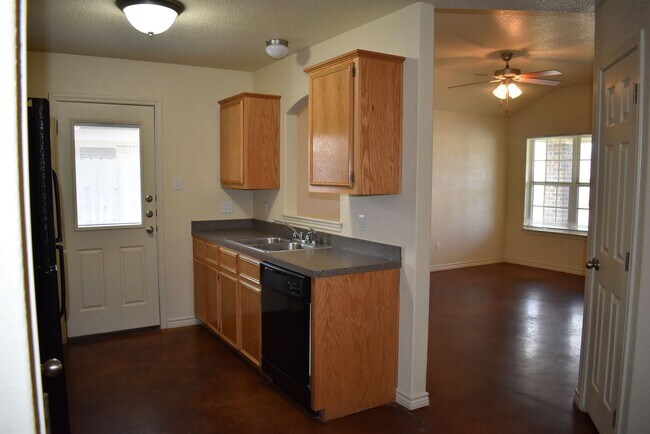 Building Photo - 205 Coby Dr