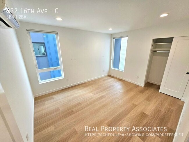 Building Photo - 922 16th Ave