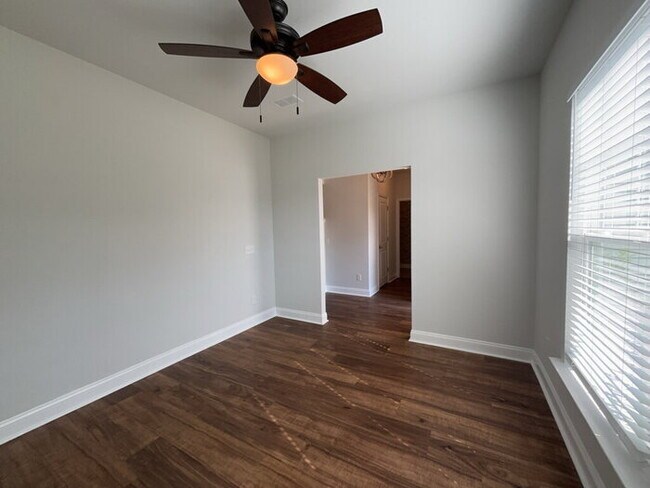Building Photo - 203 Hayworth Rd