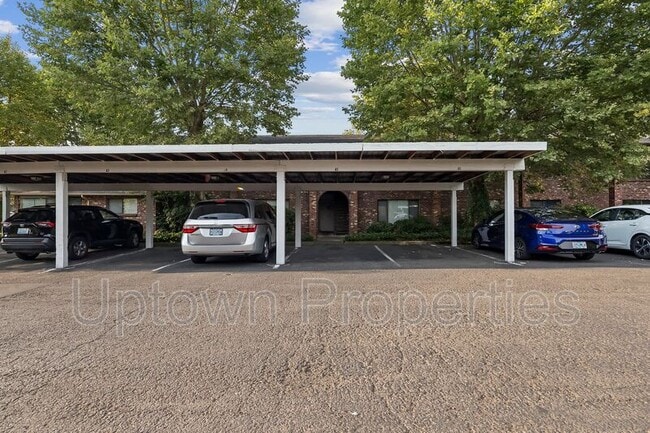 Building Photo - 5660 SW 180th Ave