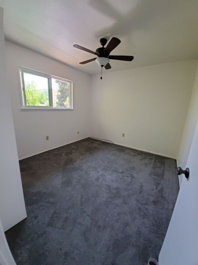 Building Photo - Spacious 2bd/1.5 w/ Carport and Patio