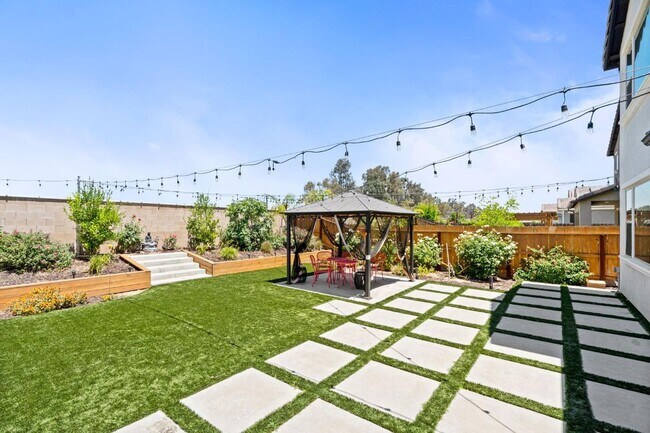 Building Photo - Copper River Canvas on the Bluffs! 4B/3BA ...
