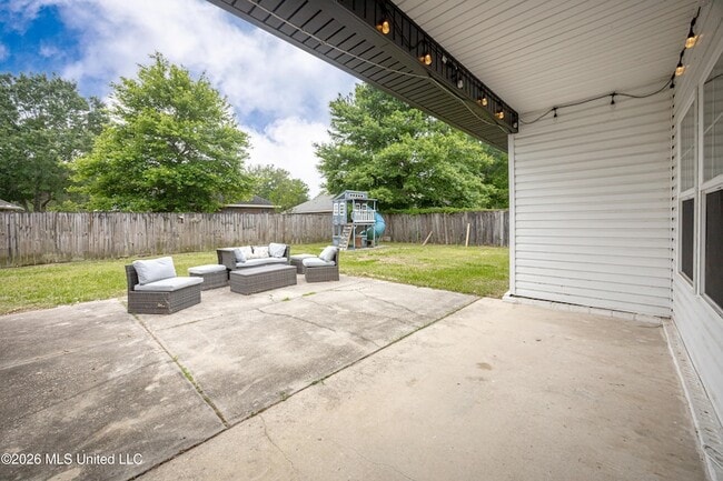Building Photo - 15208 Lisa Dr