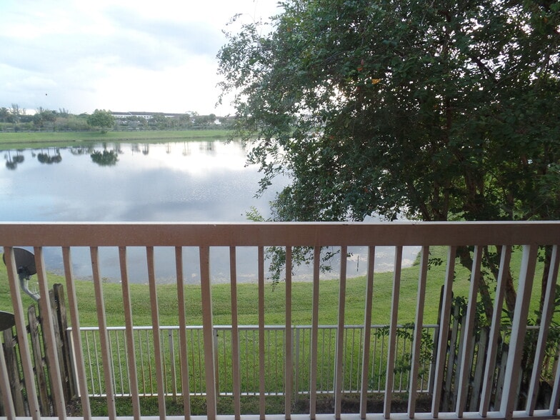 Building Photo - 5200 NW 31st Ave