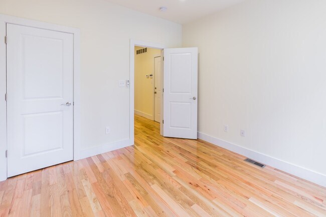 Building Photo - 1541 Ogden St