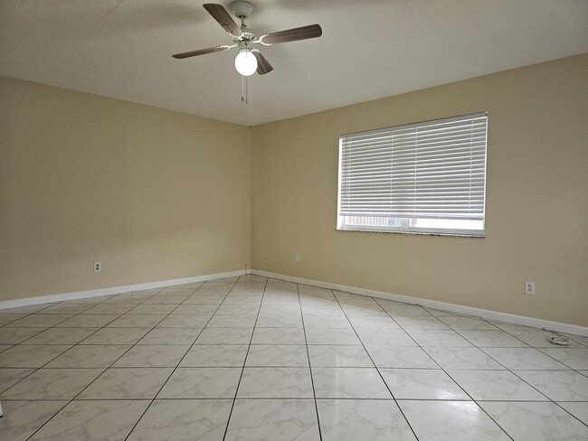 Building Photo - 4678 Myla Ln