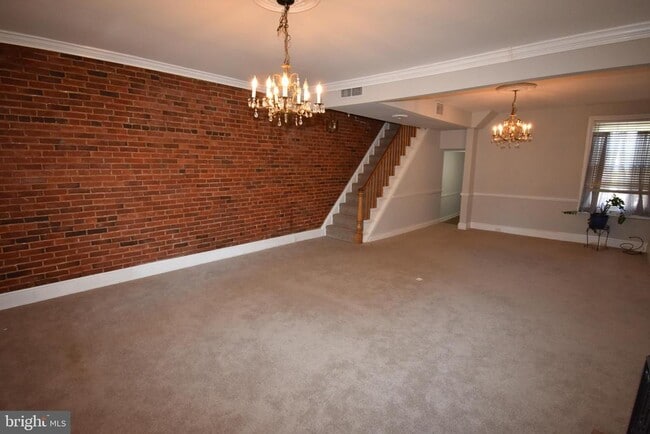 Building Photo - 303 Wood St