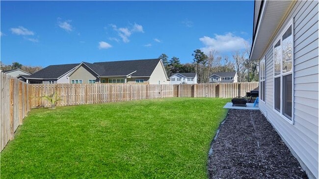 Building Photo - 170 Whitaker Way N