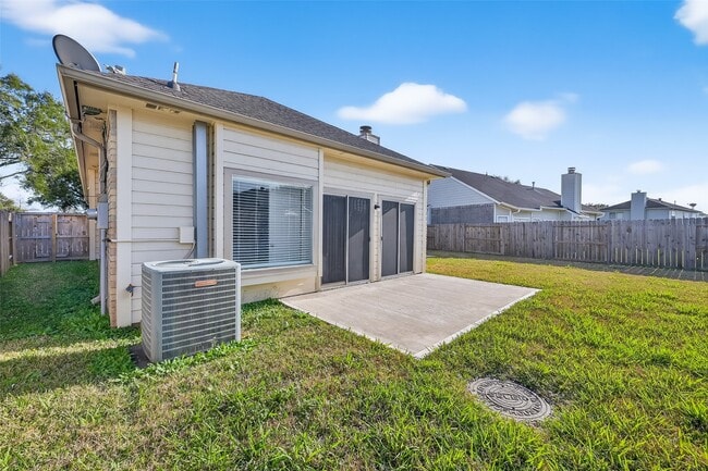 Building Photo - 3126 Lakefield Way