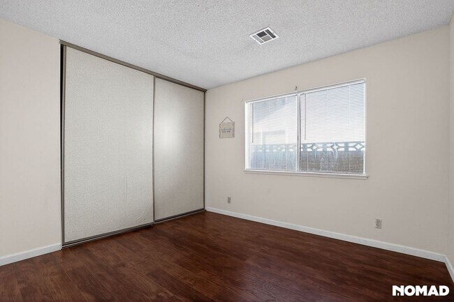 Building Photo - Charming 4BR House in Lancaster