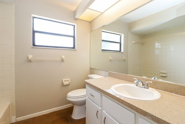 Building Photo - 5113 Gardendale Ln