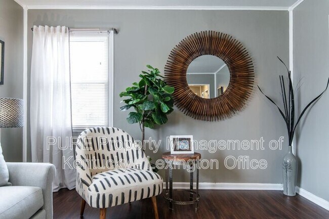 Building Photo - 317 Mockingbird Ln