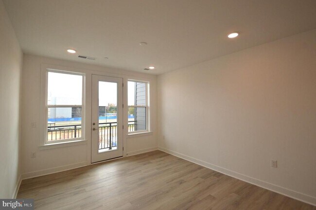 Building Photo - 21731 Dovekie Ter