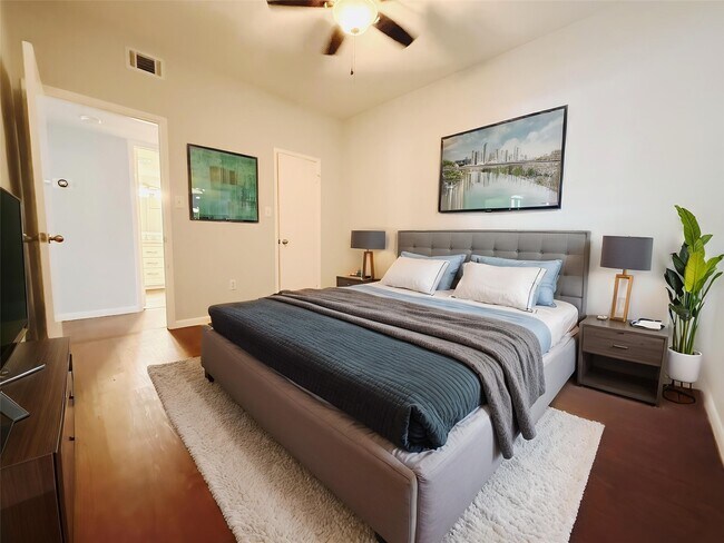 Building Photo - 2626 Holly Hall St