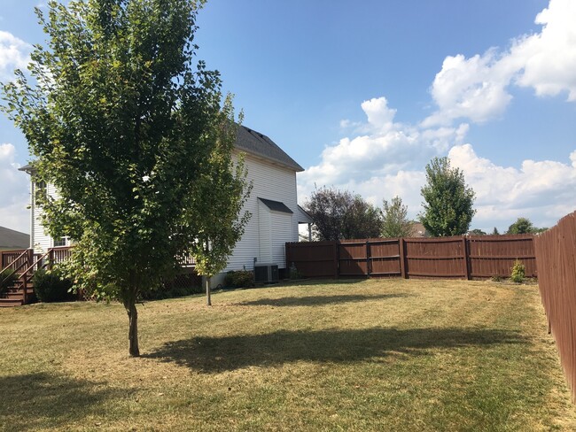 Building Photo - 320 Emmaus Cir