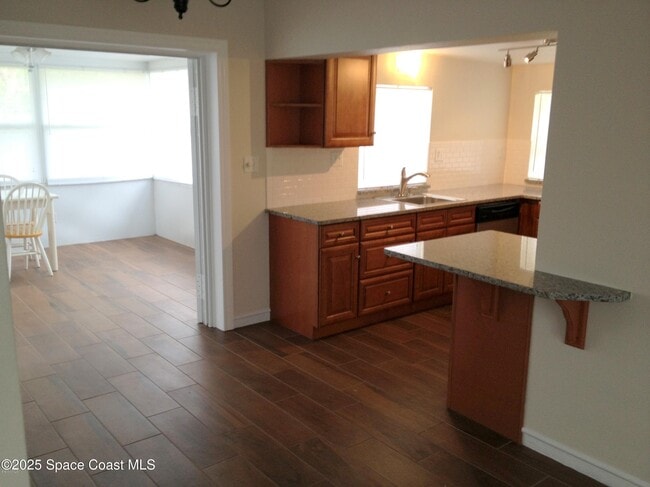 Building Photo - 151 Delmar St