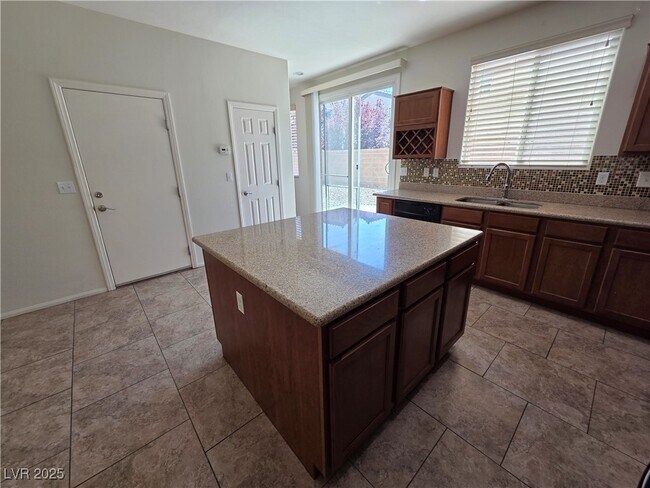 Building Photo - 8521 W Kellman Ave