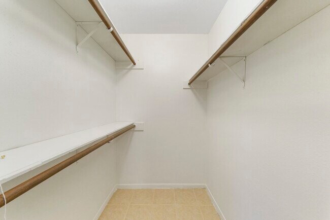 Building Photo - 16727 Royal Mile Ln