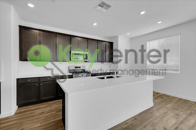 Building Photo - 2061 Hesperian Dr