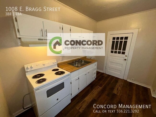 Building Photo - 1008 E Bragg St