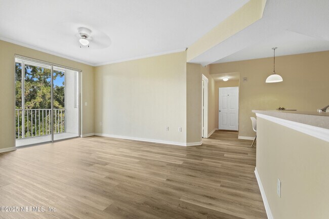 Building Photo - 410 S Villa San Marco Dr
