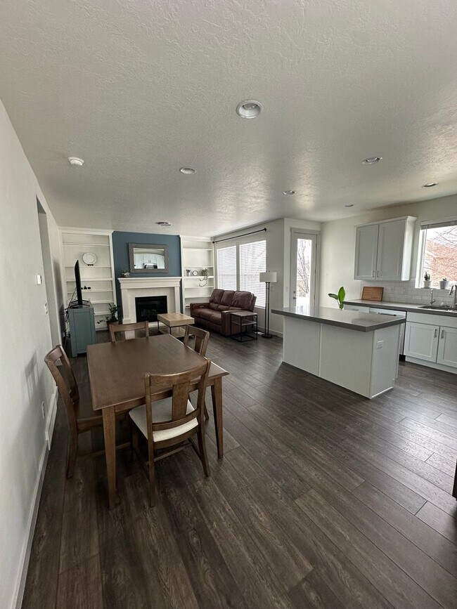 Building Photo - GORGEOUS Bountiful Home!!!