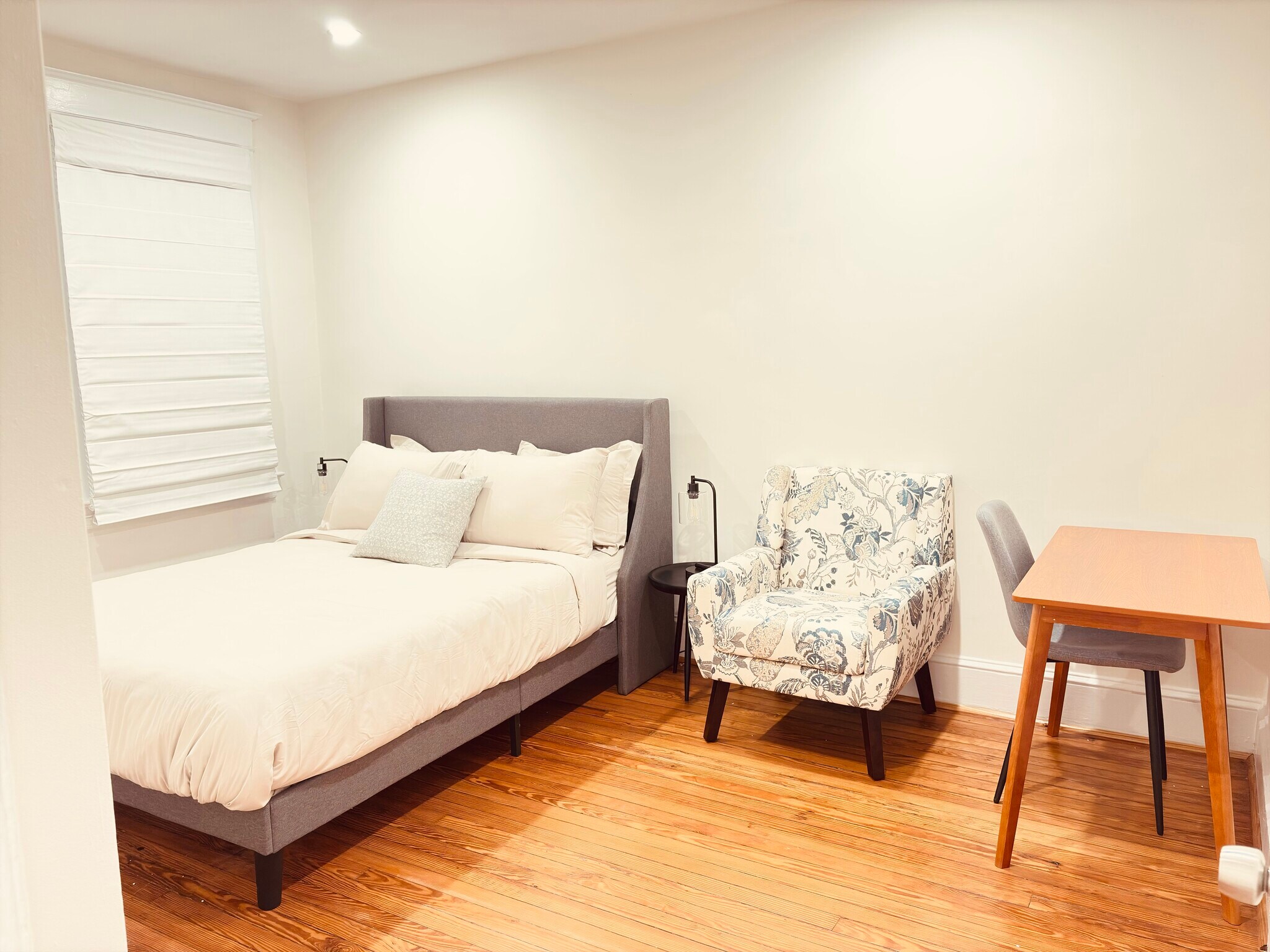 Building Photo - 1826 A St SE