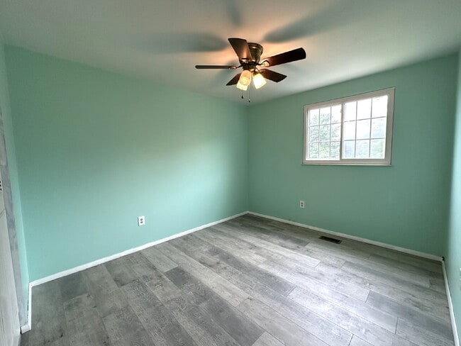 Building Photo - 3 Bedroom Duplex in Westminster