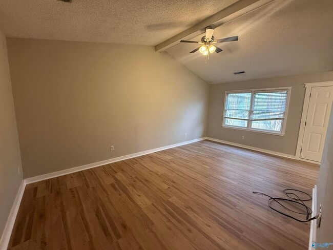 Building Photo - 143 Hollington Dr NE