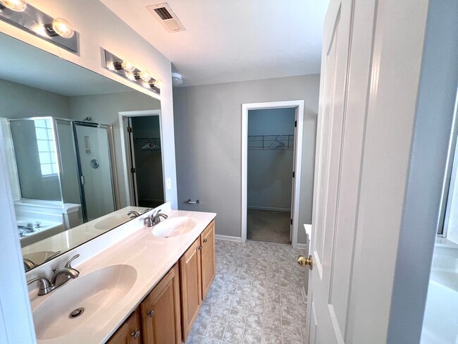 Master Bathroom - 9029 Sedgewich Ln