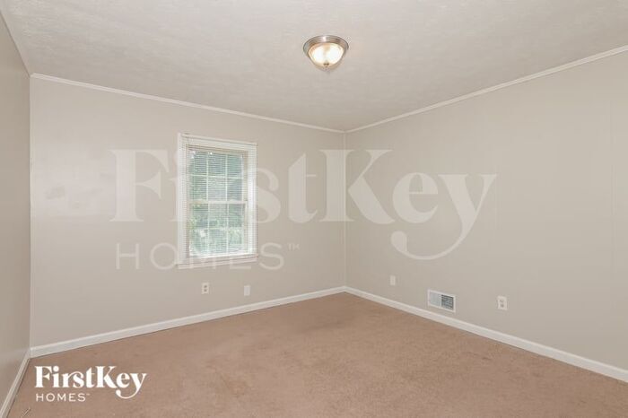 Building Photo - 2051 Windsor Ln SW