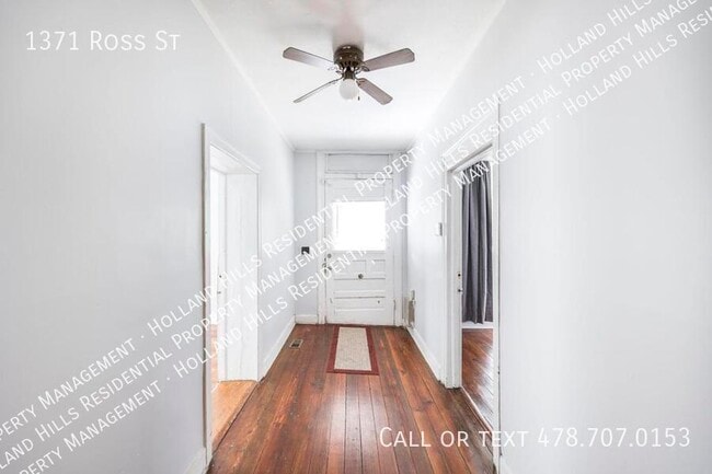 Building Photo - 1371 Ross St