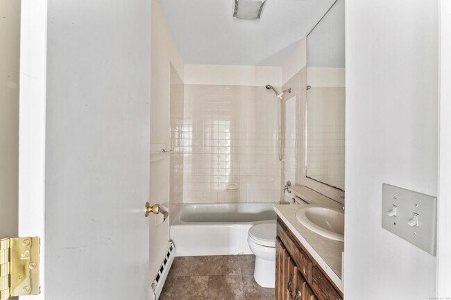 Building Photo - 1 Fairfield Ave