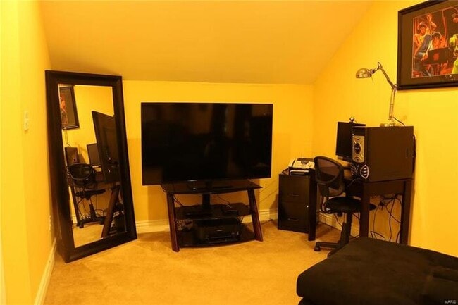 Building Photo - Fantastic 4bd/4ba home! Let yourself in!