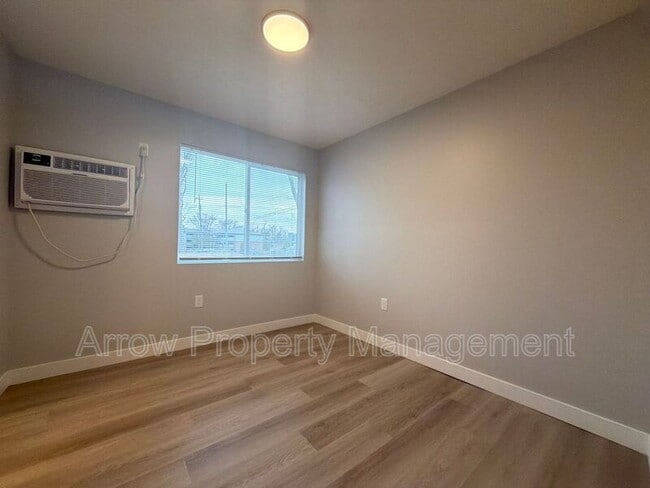 Building Photo - 877 N 26th St