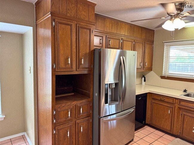 Building Photo - 4614 Trailwood Dr