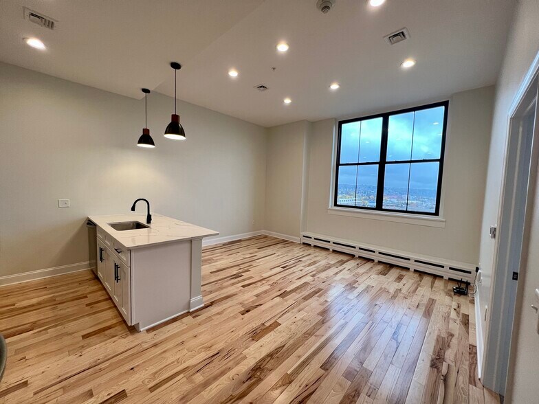 Building Photo - 409 Lackawanna Ave