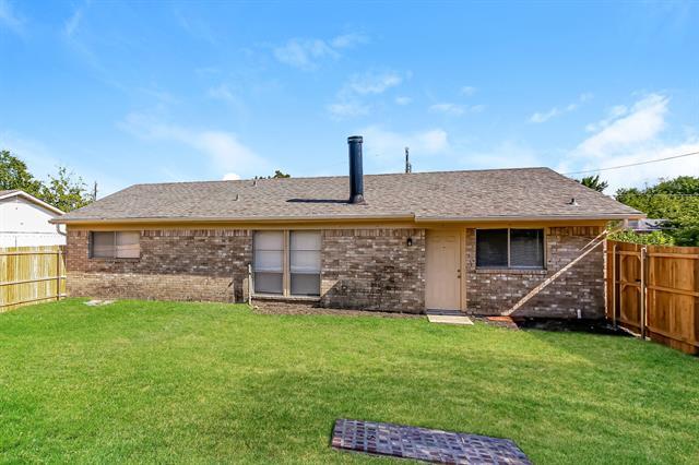 Building Photo - 352 Lakeside Dr