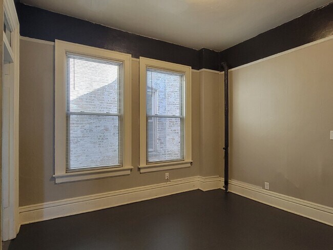 Building Photo - 136 High Ave