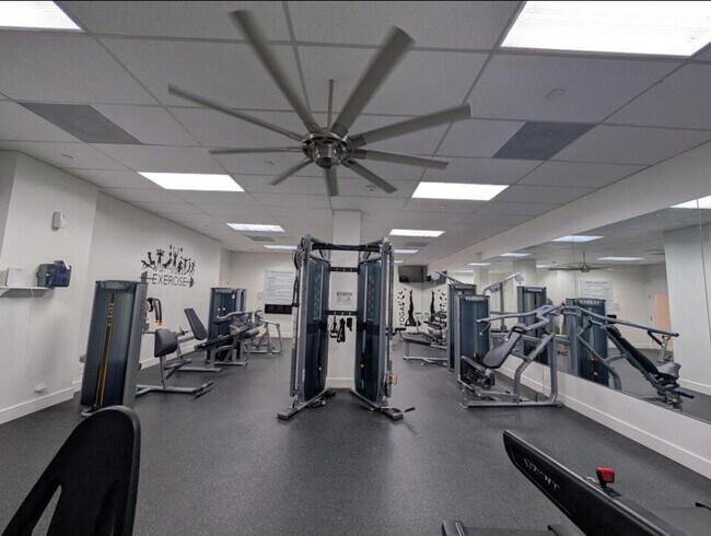 Building Photo - 1370 S Ocean Blvd