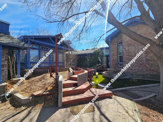 Building Photo - Lovely 3 bedroom, 2 baths in NE Heights!