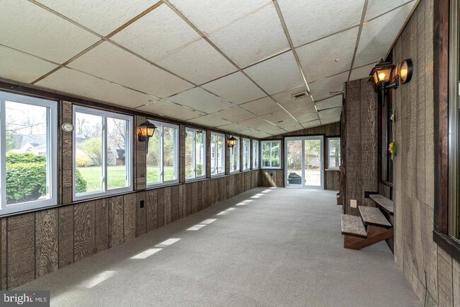 Building Photo - 520 Powell Rd